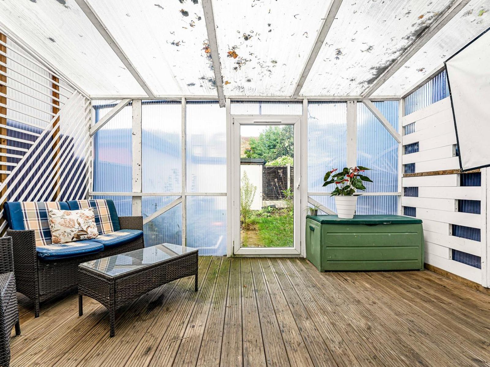 Bright & Cozy East 1-bed Flat With Garden * Londra
