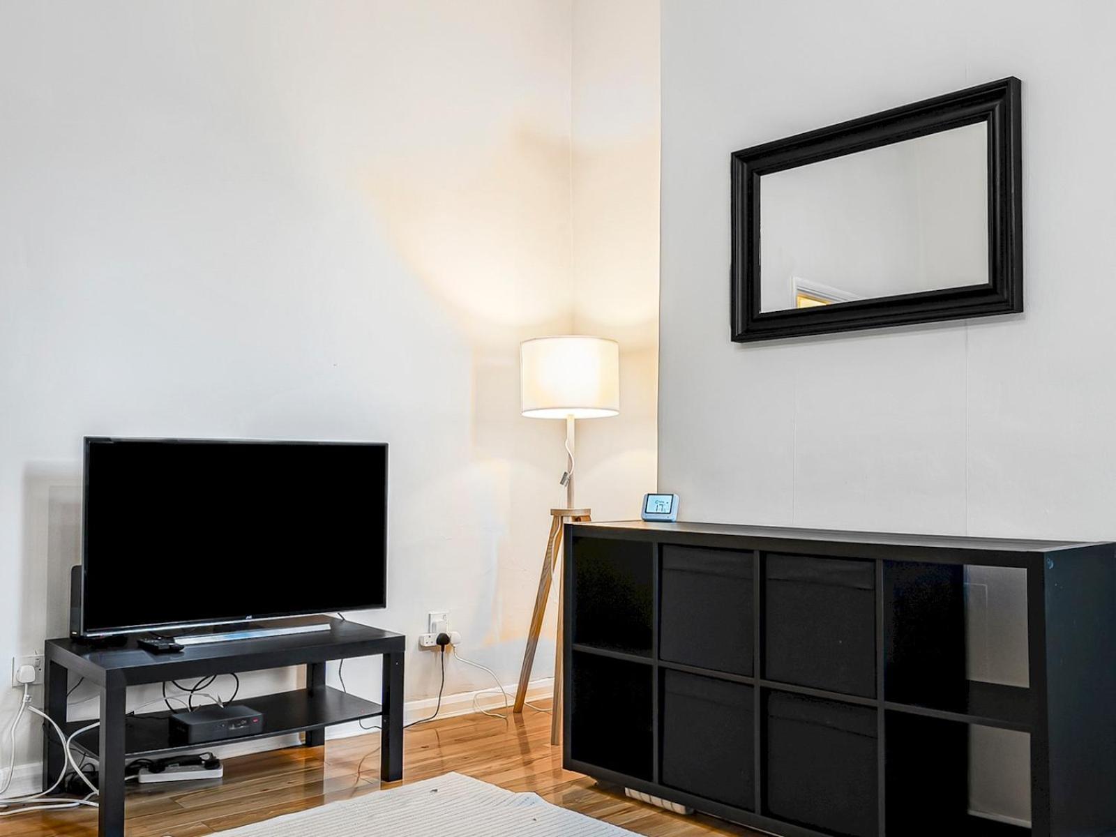 Bright & Cozy East 1-bed Flat With Garden